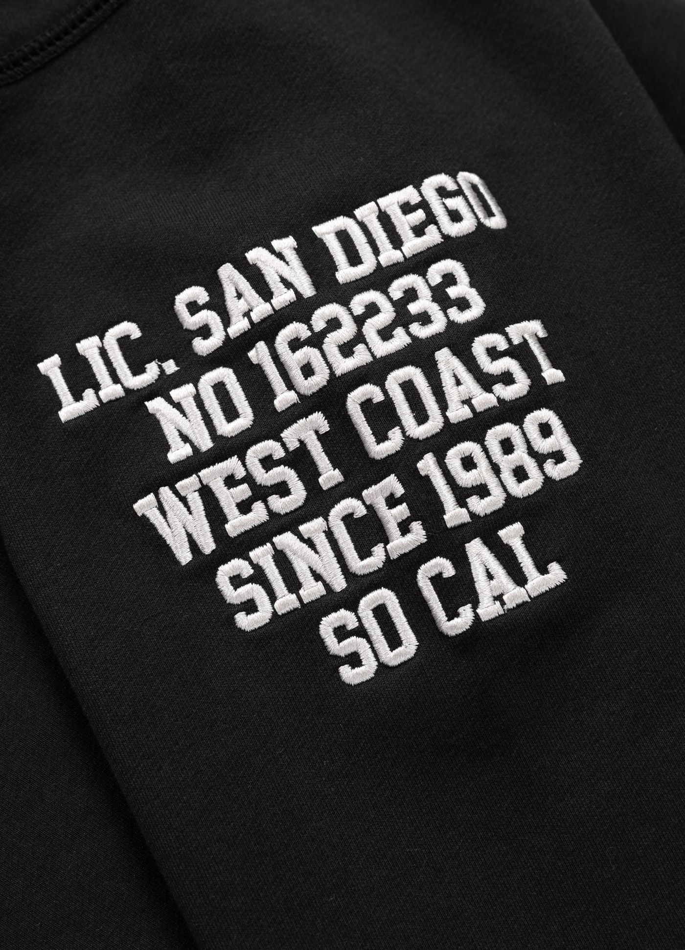 75099d4fda0f0a28ff71a82f36b21e32081b63f2d0666945fe6edf6191af4693